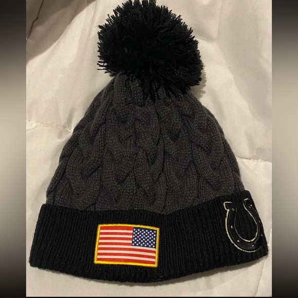 Women’s New Era NFL Indianapolis Colts Football Hat Beanie Stocking Cap Pom 🏈 - Picture 3 of 6